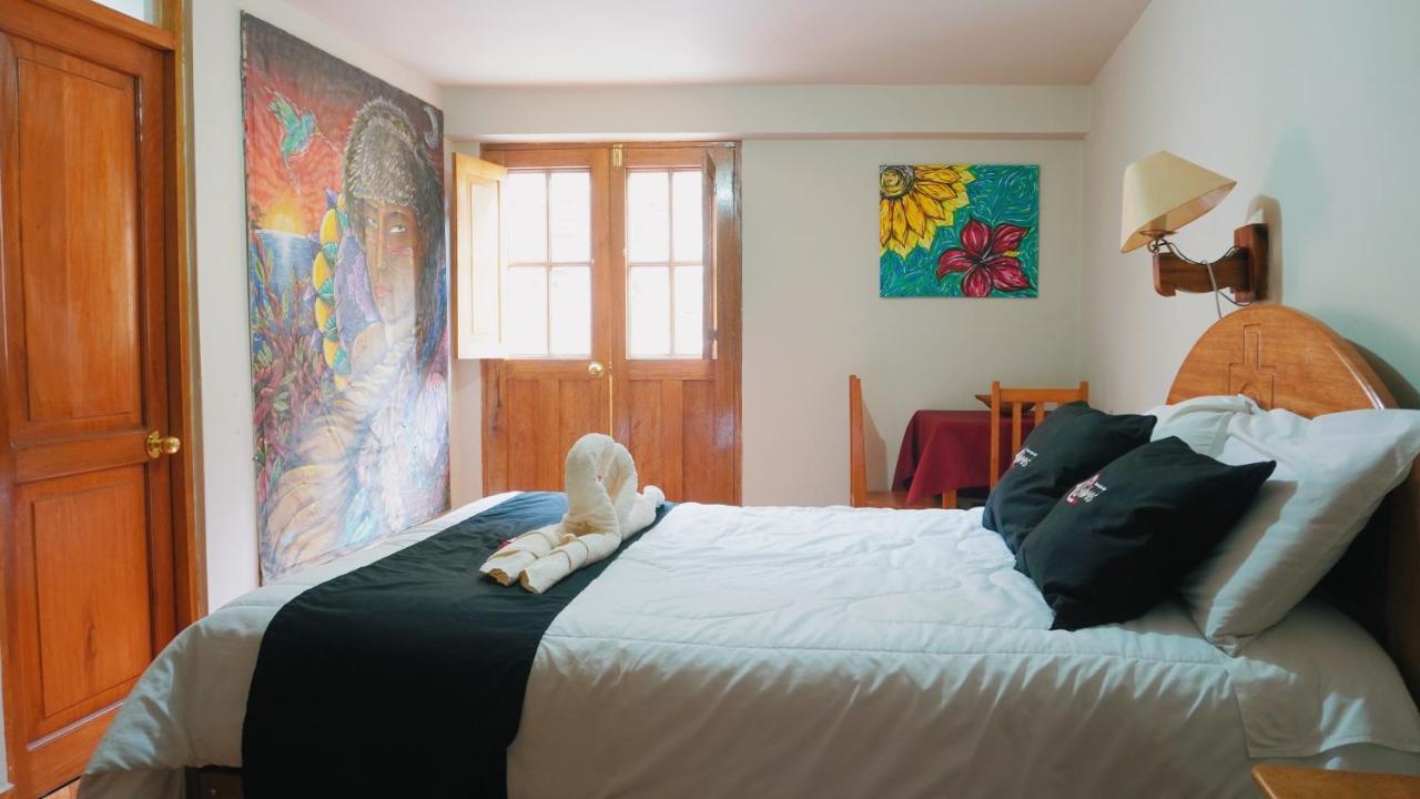 Colores Hotel Apu-Linli Pisac Extérieur photo