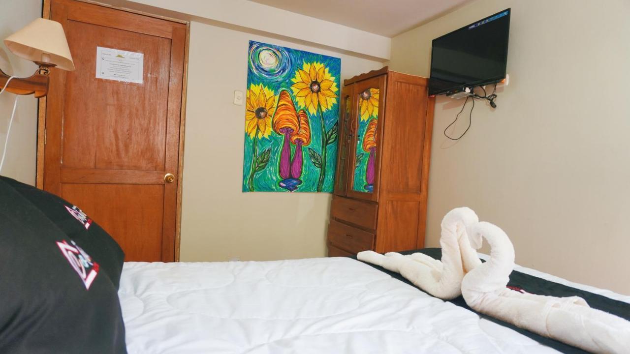 Colores Hotel Apu-Linli Pisac Extérieur photo